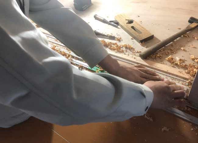 敷居スベリ取付中