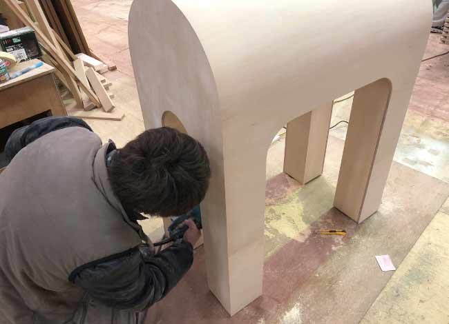 博物館の造作物製作中